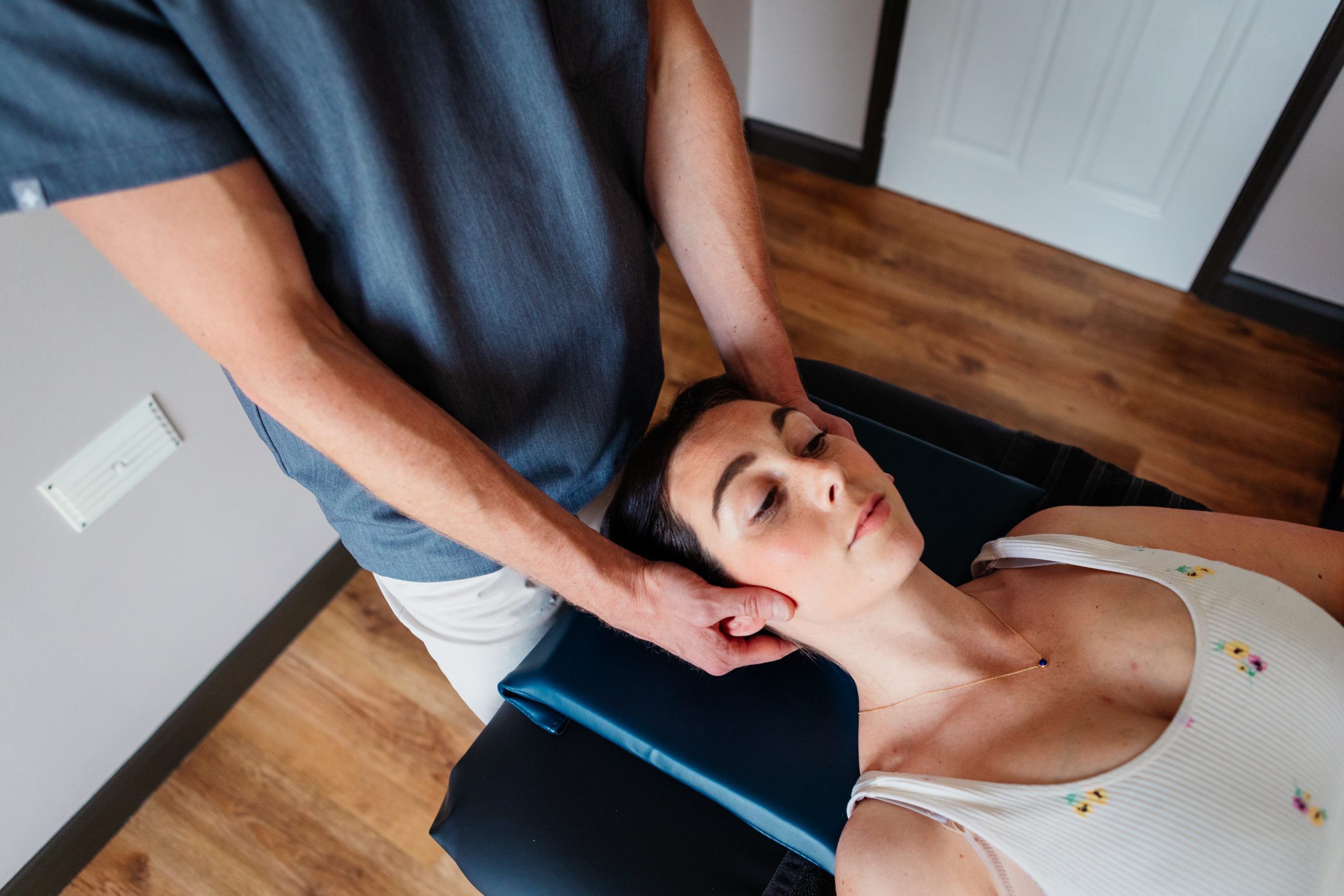 al Health offers chiropractic care in Tiptree, Essex, specialising in relief for knee, hip, shoulder, back, and sciatica pain. Serving nearby towns including Witham, Braintree, Colchester, Chelmsford, Mersea, Maldon, and Heybridge, our experienced chiropractors provide personalised treatments to improve alignment, mobility, and overall wellbeing